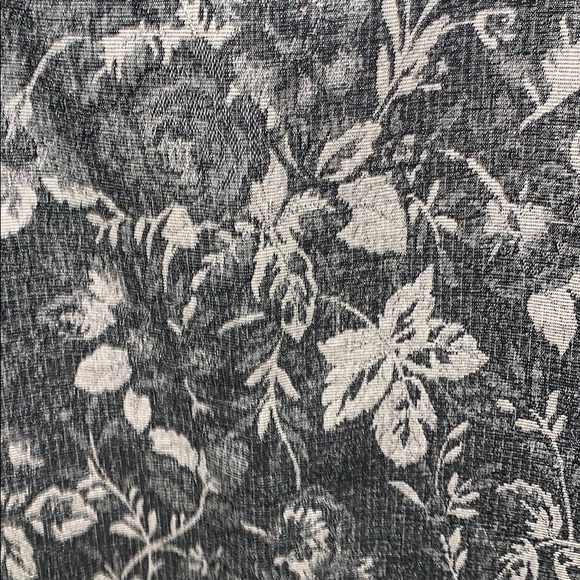 Skirt - Picture 2 of 4